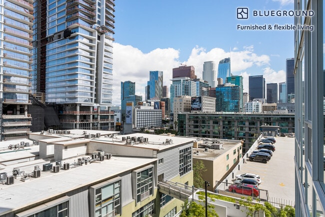 1133 S Hope St unit FL8-ID734, Los Angeles, CA 90015 - photo 4