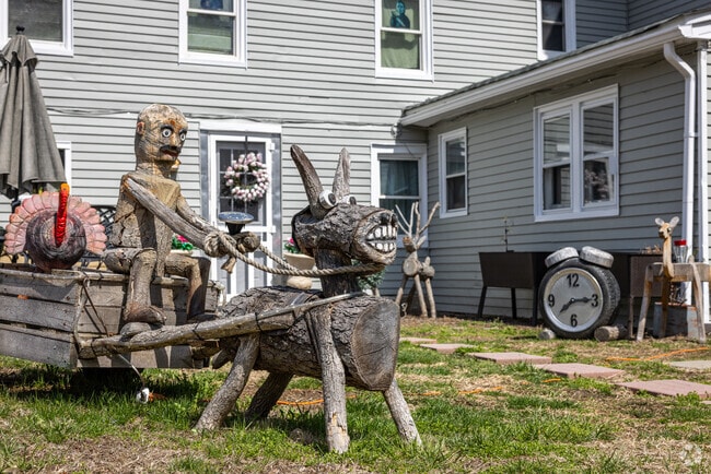 Branchville is famed for its annual Halloween celebrations but quirky creativeness is present throughout the neighborhood, all year-round.