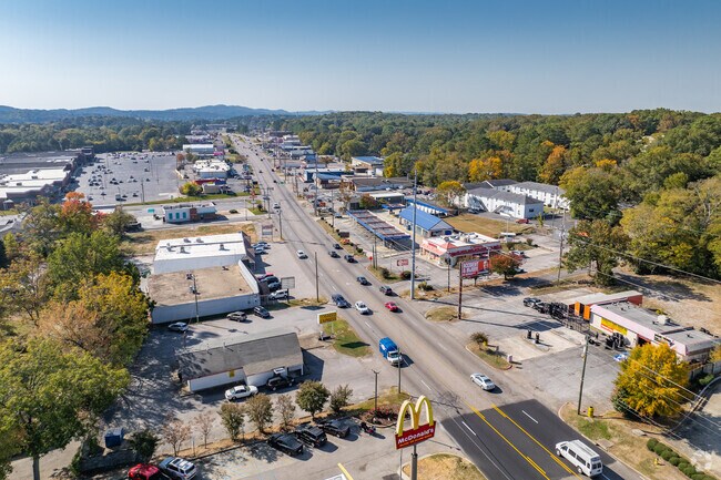 Bridlewood is close to Pinson Valley Freeway and many retail stores.