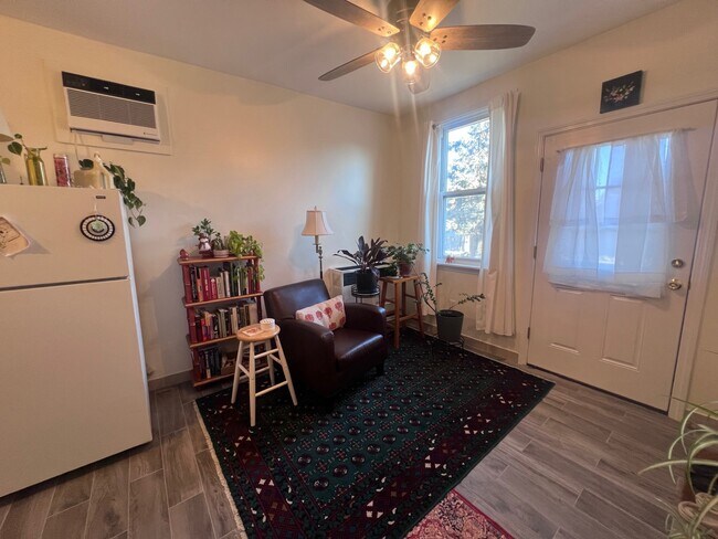 2979 Fairfield Ave unit R1, Bridgeport, CT 06605 - photo 2