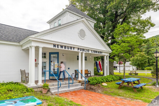 Locals can find the Newbury Public Library right in the center of town of Newbury, NH.
