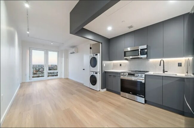 931 Carroll St unit 414, Brooklyn, NY 11225 - photo 2