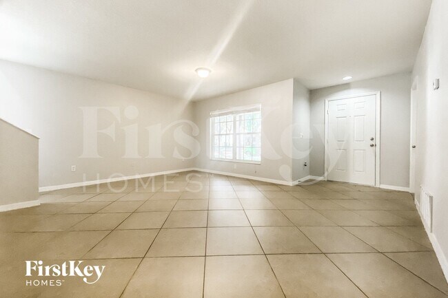 6017 Kiteridge Dr, Lithia, FL 33547 - photo 2