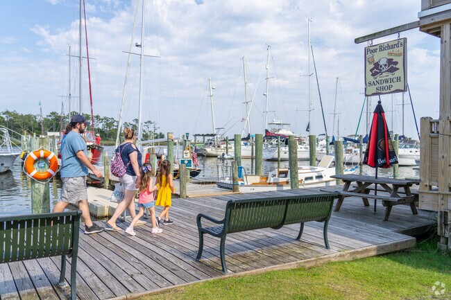 Manteo offers Wanchese locals additional dining options.