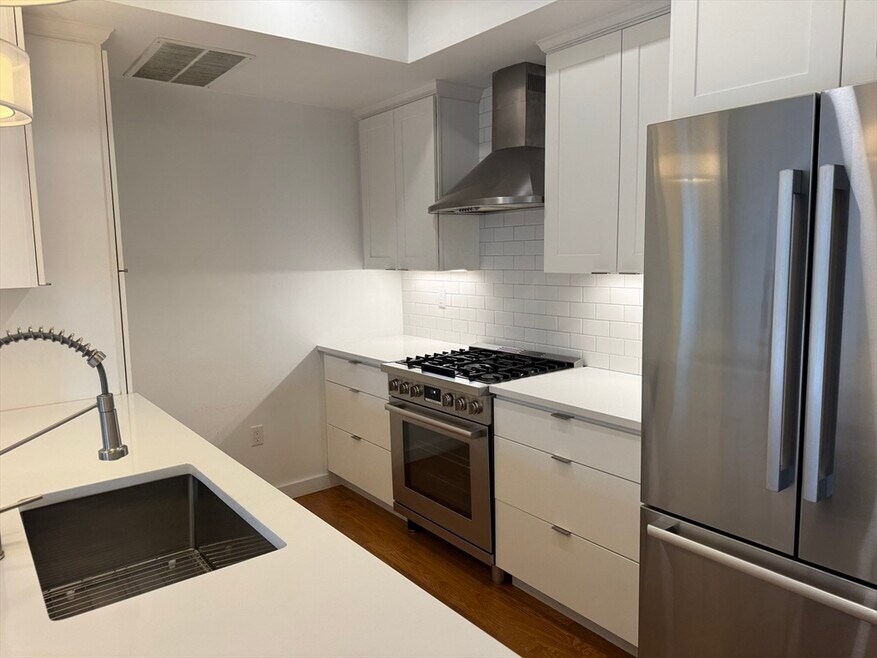 49 Rogers St unit 6, Boston, MA 02127 - photo 1