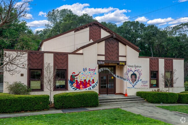 Montclair Elementary School has a B-plus rating on Niche.