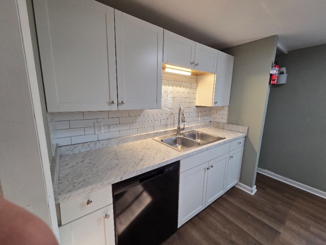 2422-2424-2424 Tinnell Ct unit 2424, Murfreesboro, TN 37129 - photo 2