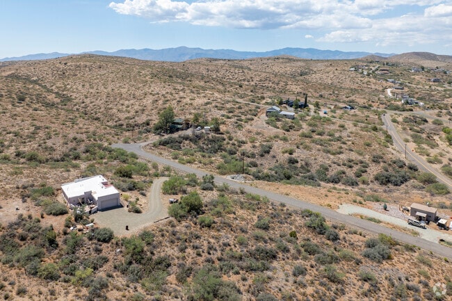 Cordes Lakes offers you a private, quiet sanctuary to get away from city life.