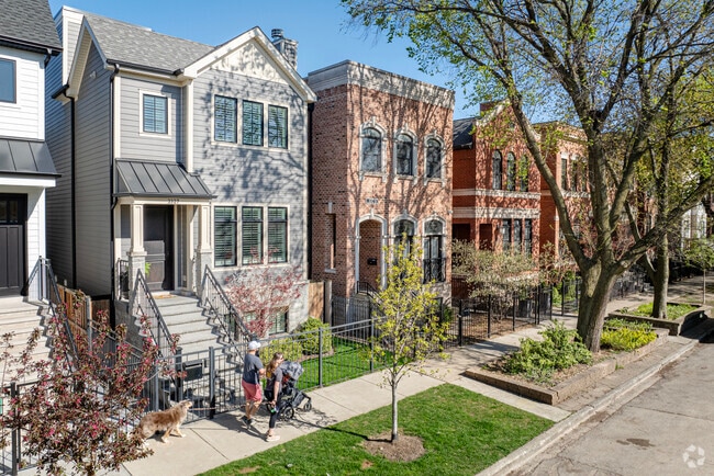 Tree-lined streets and diverse housing make Roscoe Village family-focused.