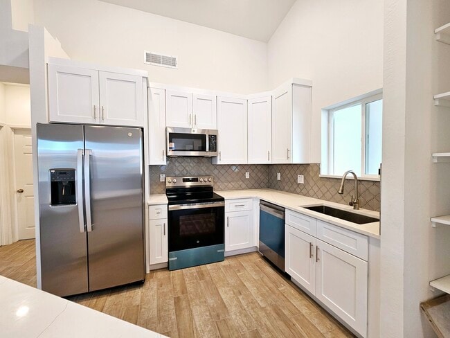 1112 E 4th St, Casa Grande, AZ 85122 - photo 3