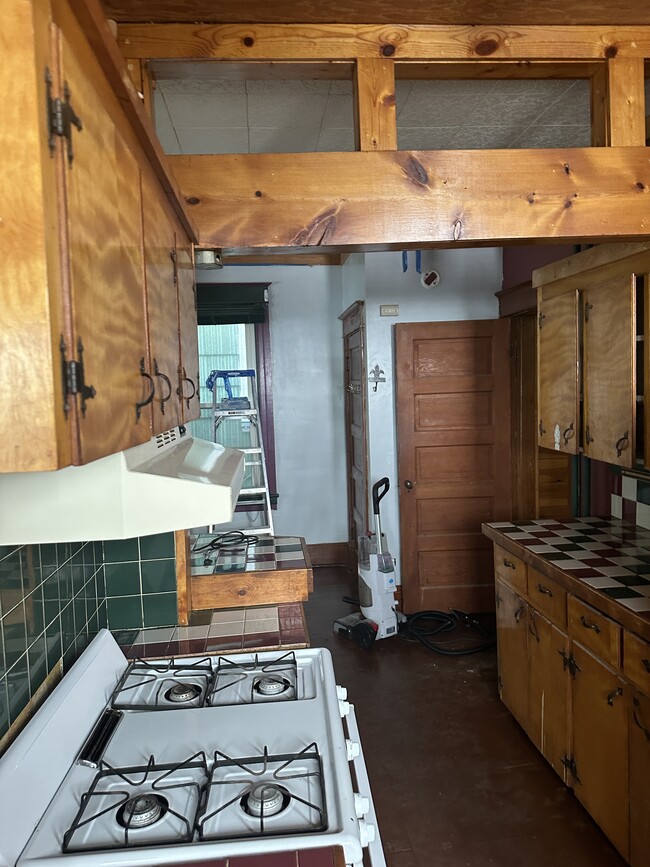 44 W Van Vechten St unit 1, Albany, NY 12209 - photo 6