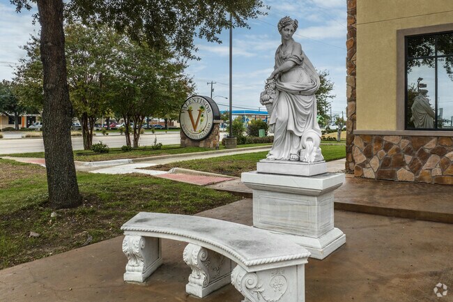 Valentino's Italian Restaurant in Springfield brings an air of elegance to the neighborhood.