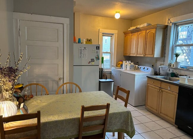 183 College Ave unit 1, Somerville, MA 02144 - photo 5