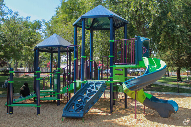 Phoebe Apperson Hearst Elementary School features a playground in 
Mission Hills