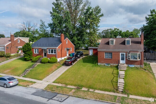 Post-World War II Cape Cods are located in tight-knit Colonial Park.