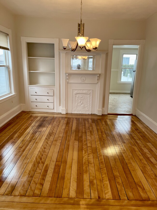 Dining room.
