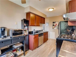 2740 Rosalyn Ct Unit 301, Minneapolis, MN 55427