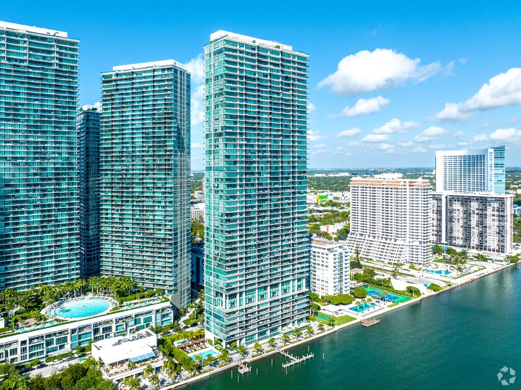 About One Paraiso, Miami FL | HOAs, Reviews, Amenities - Homes.com