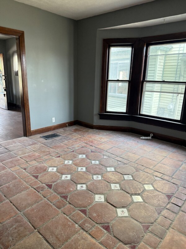 946 Harvard Blvd, Dayton, OH 45406 - photo 4