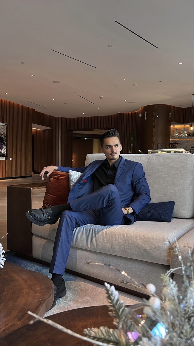 Agent Photo