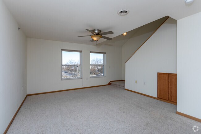 MCCOMB PLACE APARTMENTS, Stoughton, WI 53589 - photo 2