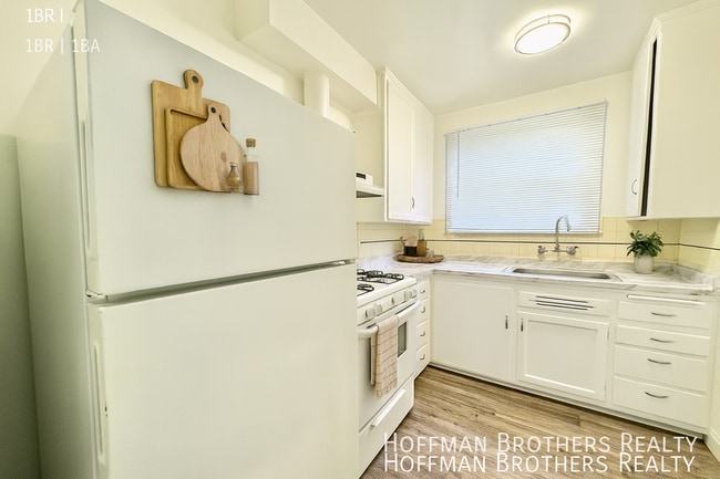 131 Normandie Ave unit 2, Los Angeles, CA 90004 - photo 4