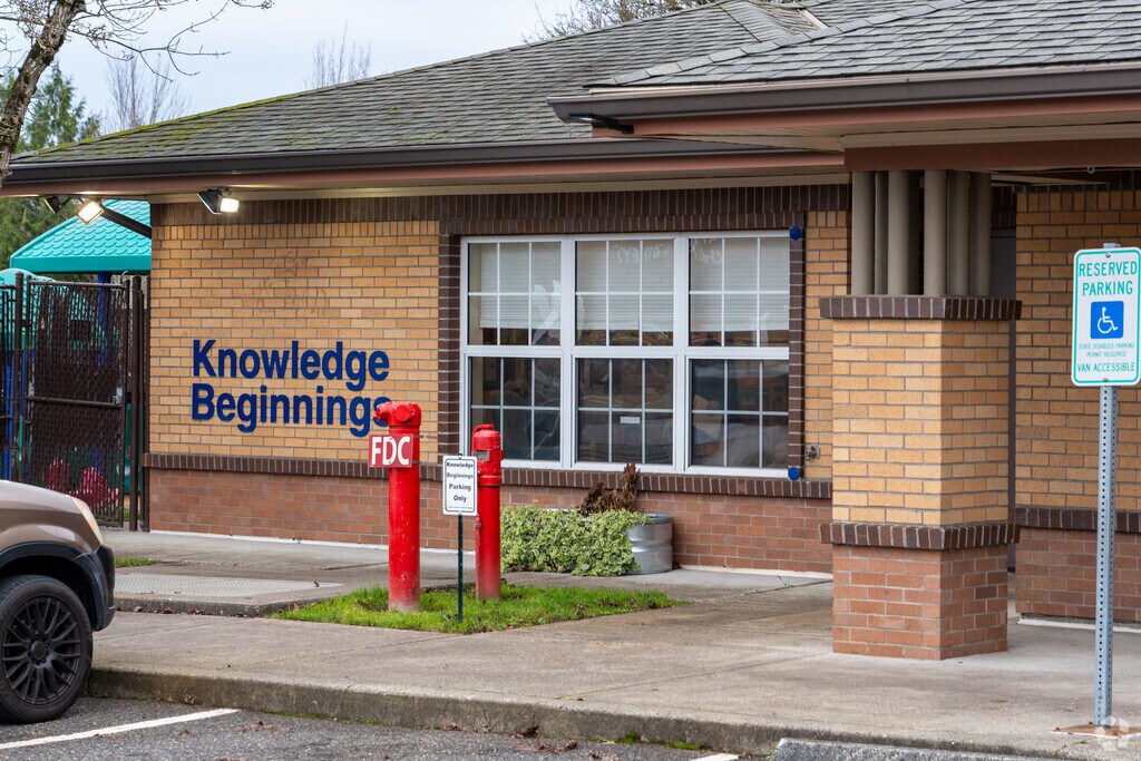 Main student entrance of Vancouver Knowledge Beginnings.
