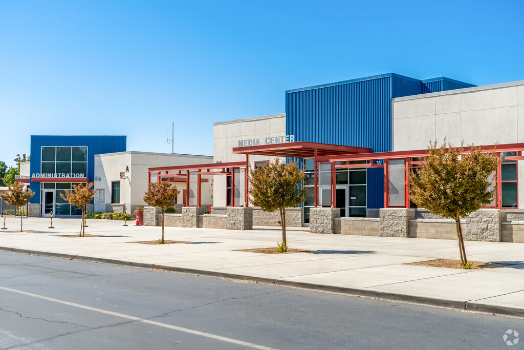 George Kelly Elementary School serves students in the Tracy community.