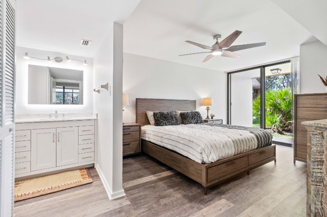 3071 Willow Green Dr, Sarasota, FL 34235 - photo 2