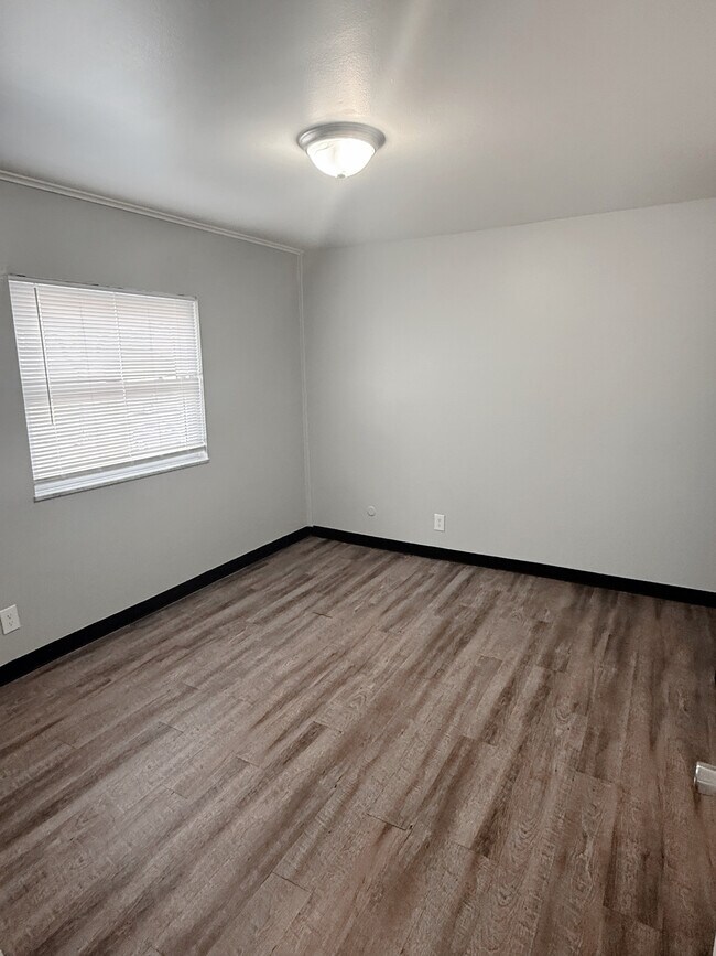 Coves at Cleveland 1x1