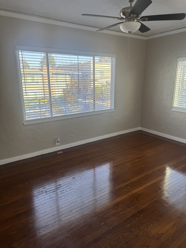 245 Myrtle Rd unit 1, Burlingame, CA 94010 - photo 5