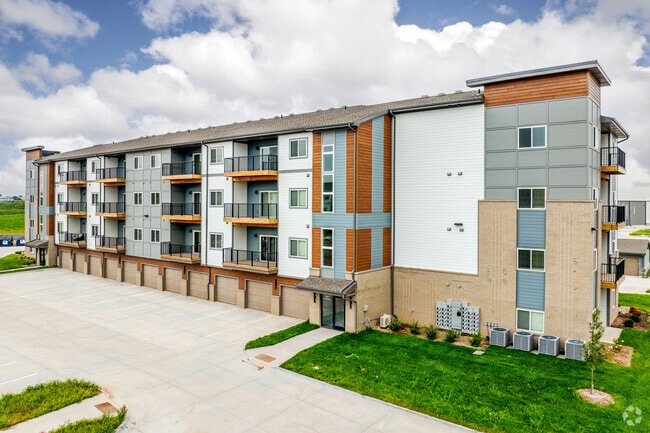 Gretna Landing, Gretna, NE 68028 - photo 3