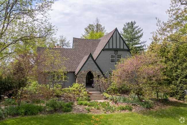 An older, mid-sized home in the Old Crestview area of Crestview Hills.