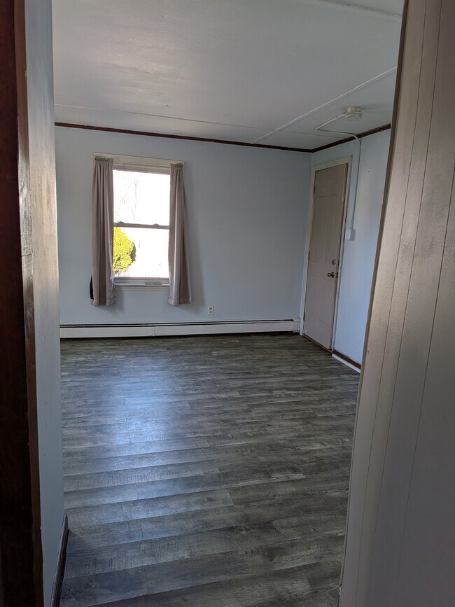 26 Virginia Ave unit 1st floor right, Woonsocket, RI 02895 - photo 2