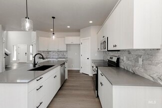 13726 Oliver St, Caldwell, ID 83607