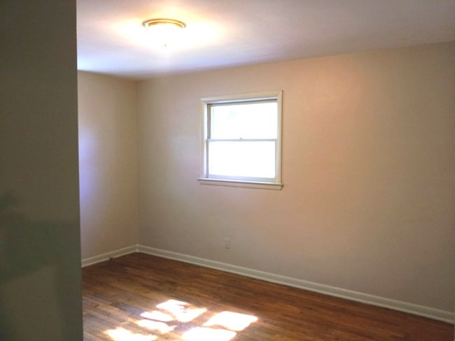 4919 Fuller Dr unit 4919, Columbus, OH 43214 - photo 3