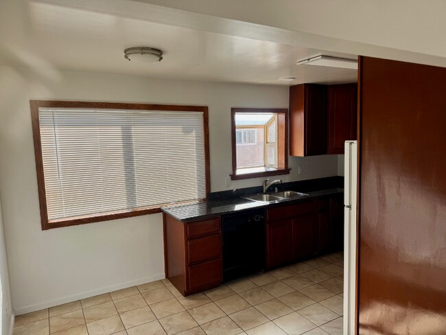 3810 Redding St unit 5, Oakland, CA 94619 - photo 2