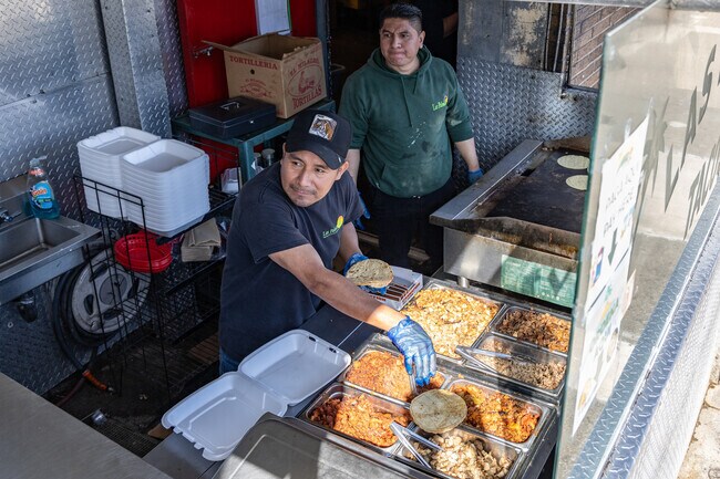Las Palmas Tacos is one of the well known street food vendors in Beechview.