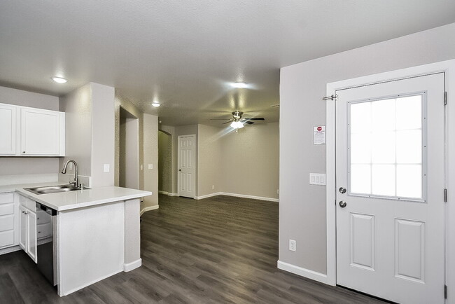 9322 Winfrey Ave, Las Vegas, NV 89148 - photo 6