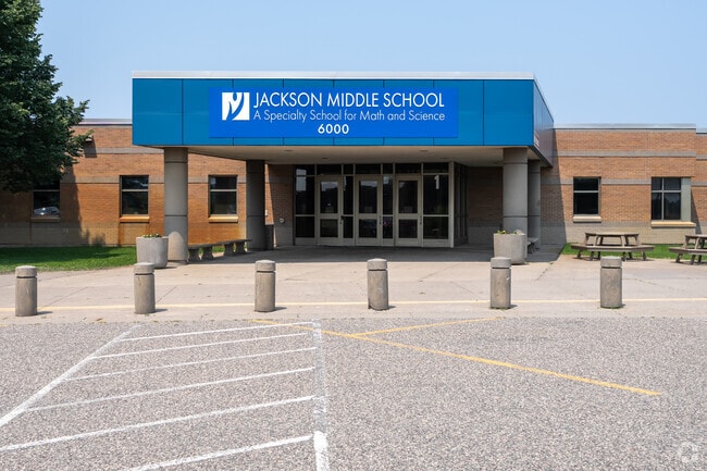 Jackson Middle School serves grades 6 through 8.