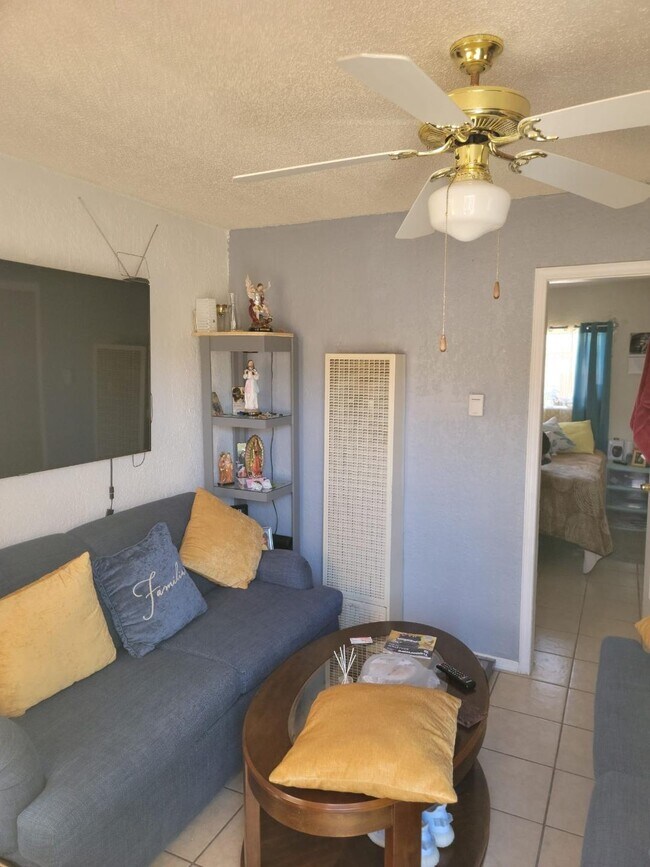 3919 Lincoln Ave unit 2, El Paso, TX 79930 - photo 6