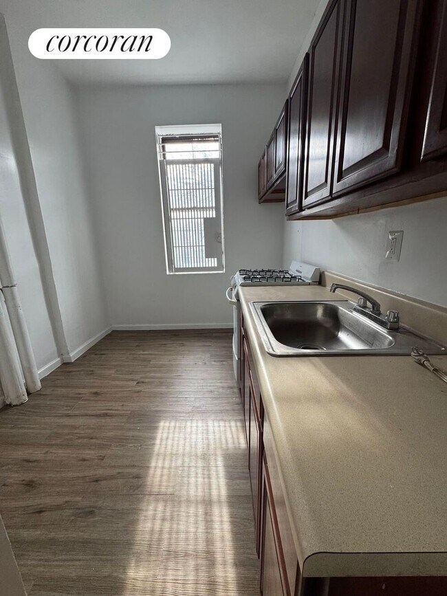 1526 Pacific St, Brooklyn, NY 11213 - photo 2