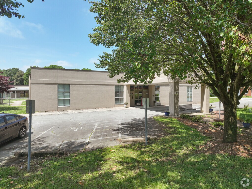 The entrance to Conover Special Education.