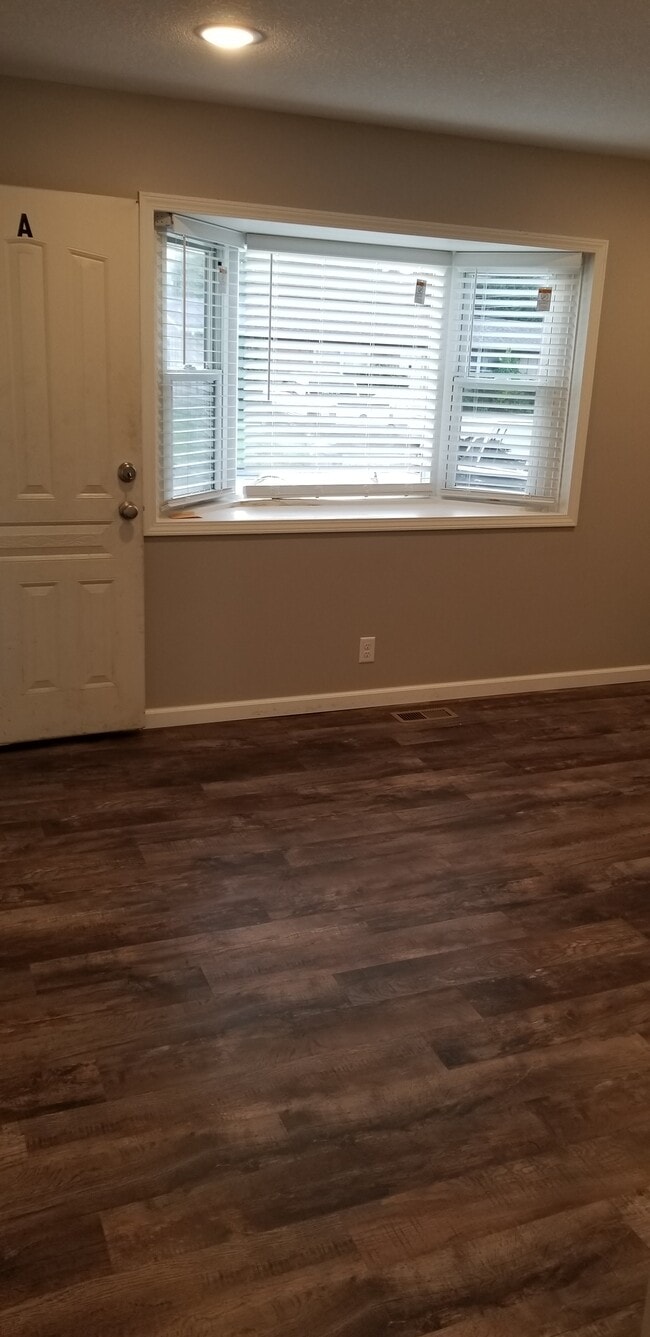 1208 Beverly St unit A, Emporia, KS 66801 - photo 4