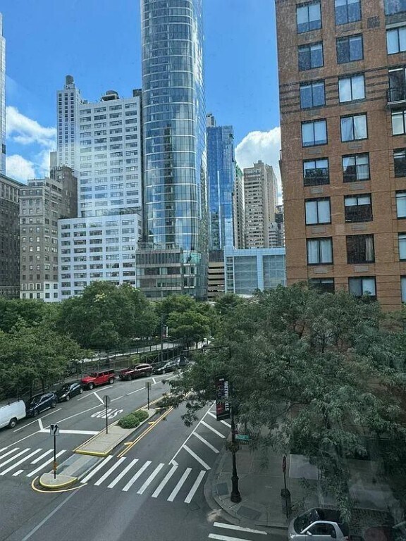 2 S End Ave unit 4I, New York, NY 10280 - photo 3