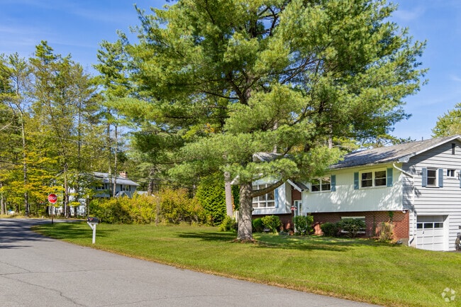 The homes in Zena, NY have a variety of architectural styles.