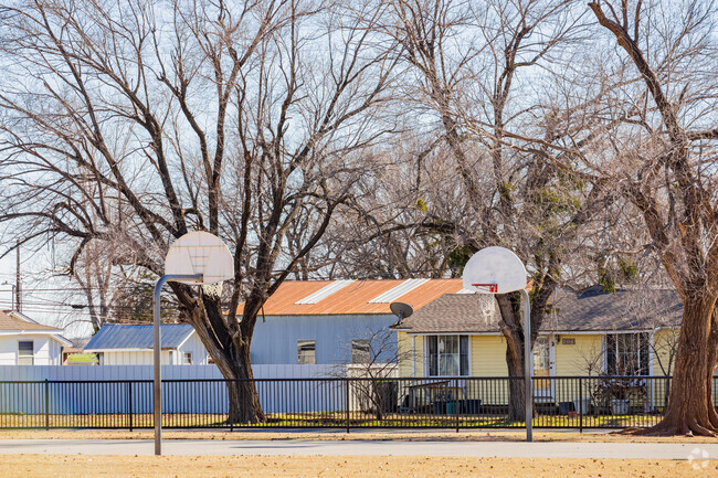 Wayne Middle School offers basketball field for children.