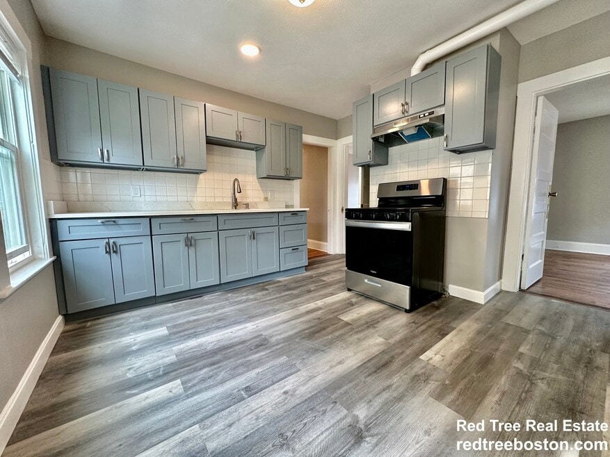 8 Mortimer Place unit 2, Somerville, MA 02145 - photo 1