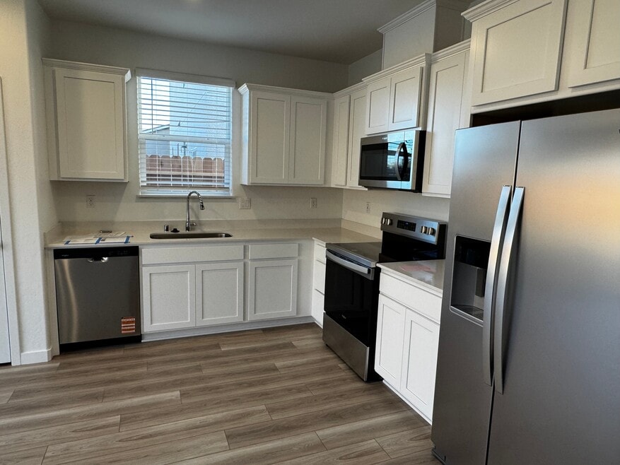 4114 E Magnolia St, Visalia, CA 93292 - photo 1