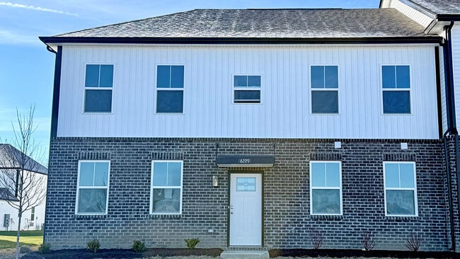 6199 Rhinecliff Dr, Whitestown, IN 46075 - photo 2